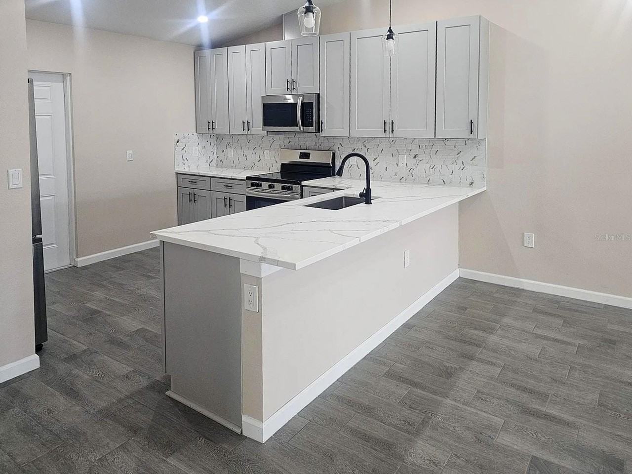 11154 Pendleton Ave - Photo 6 of 11