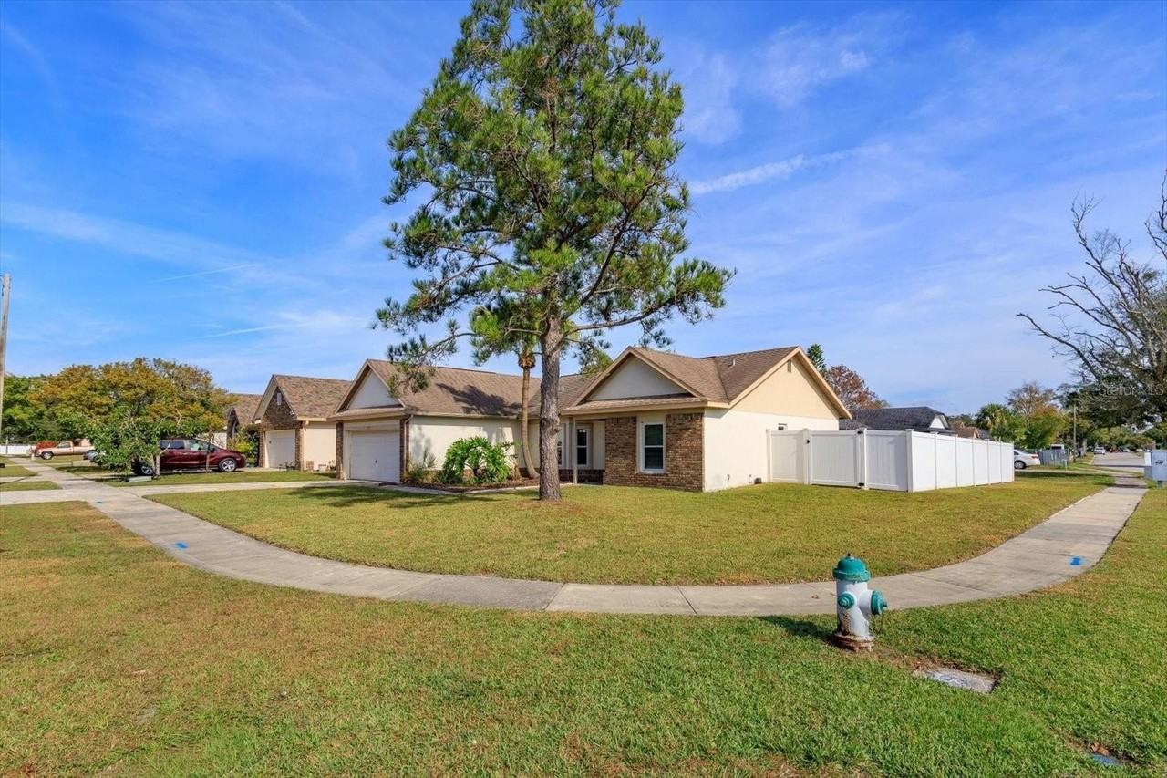 3711 Linsbury St - Photo 2 of 25