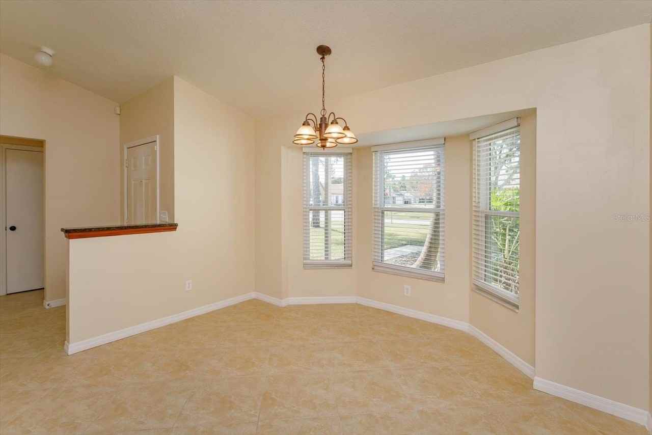 3711 Linsbury St - Photo 4 of 25