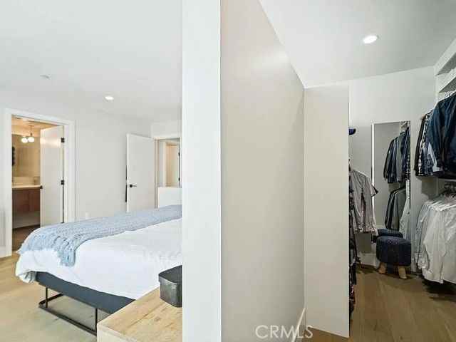 811 1/2 N Detroit St - Photo 2 of 8