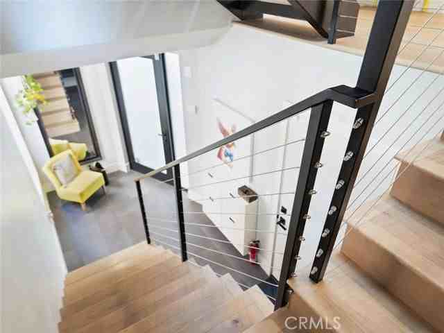 811 1/2 N Detroit St - Photo 7 of 8