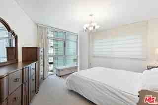 13650 Marina Pointe Dr #805 - Photo 5 of 8