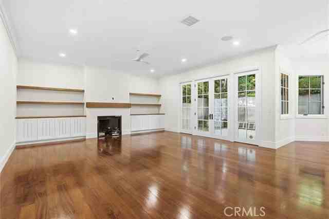 1331 Voorhees Ave - Photo 4 of 8