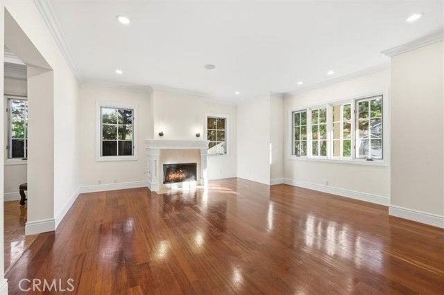 1331 Voorhees Ave - Photo 6 of 8