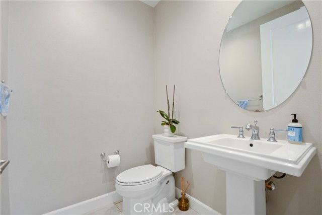 109 Henderson - Photo 7 of 8