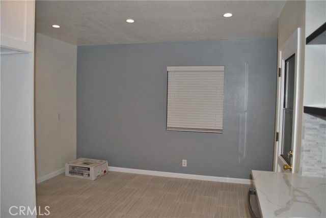 620 Stephen Rd - Photo 3 of 8