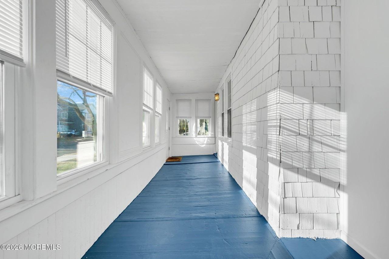 104 Bank St - Photo 3 of 16