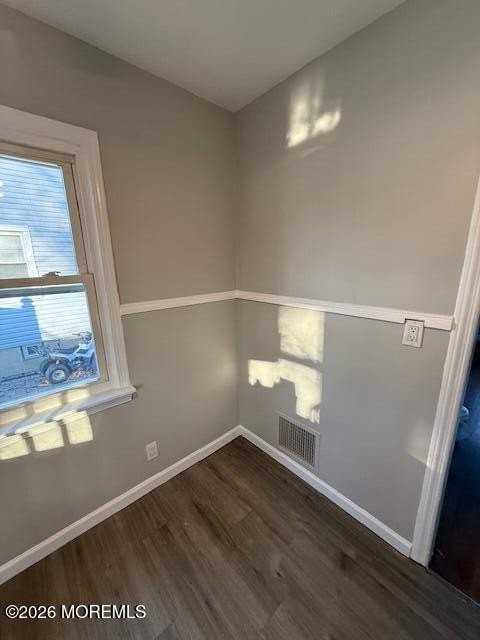 539 Olive Pl - Photo 7 of 19