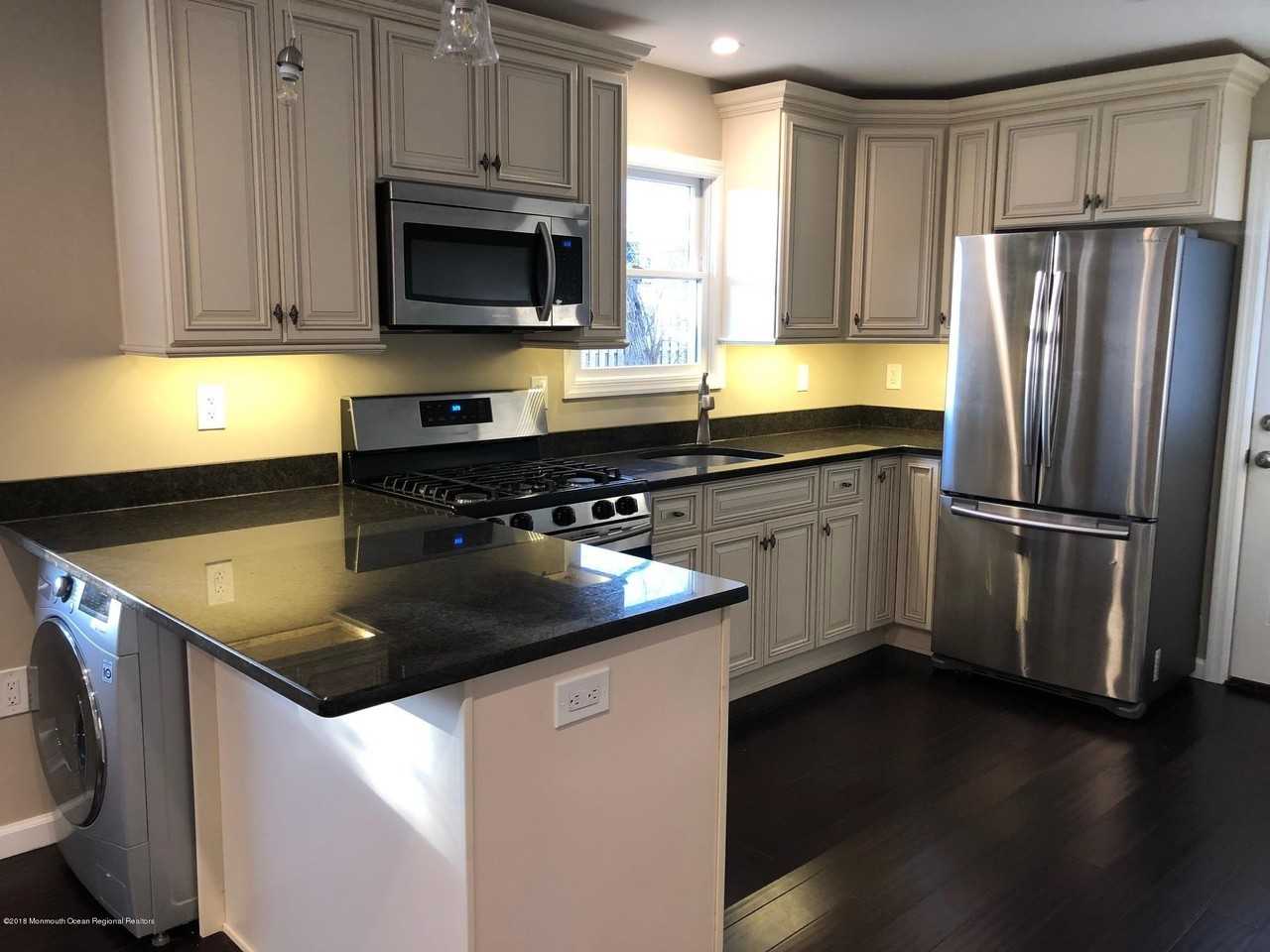 3147 Hiawatha Ave - Photo 4 of 18