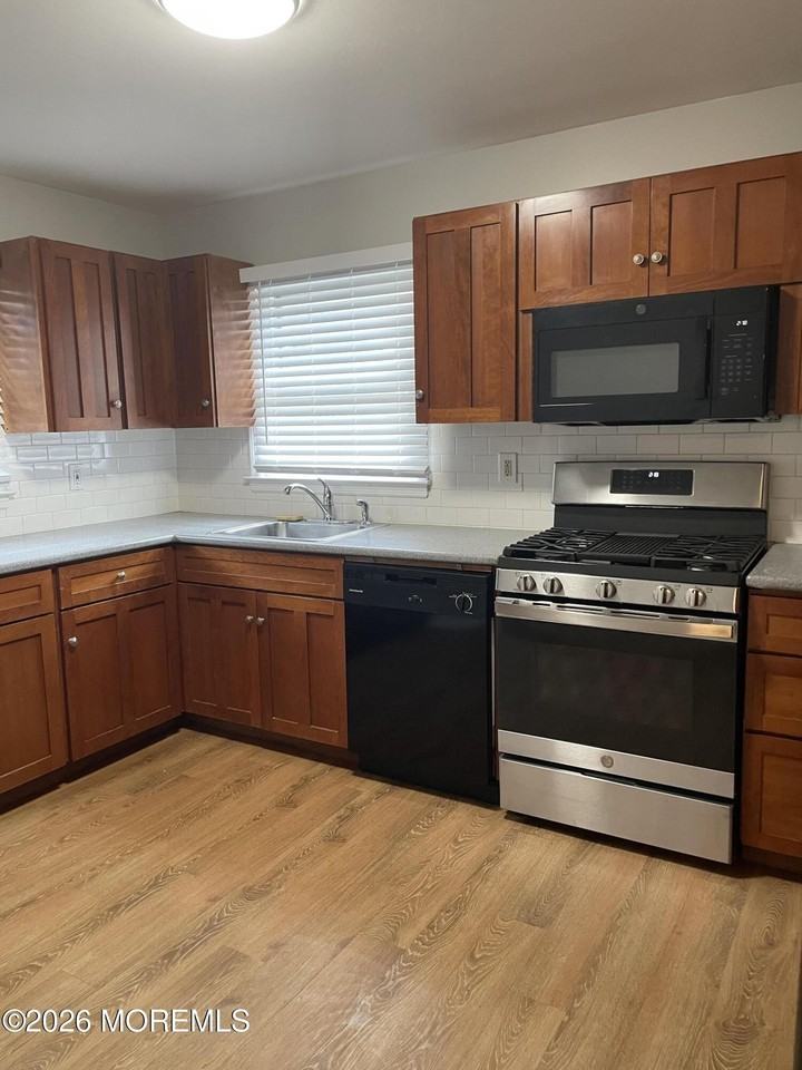 13 Johnson Ave Unit 2 #2 - Photo 4 of 10