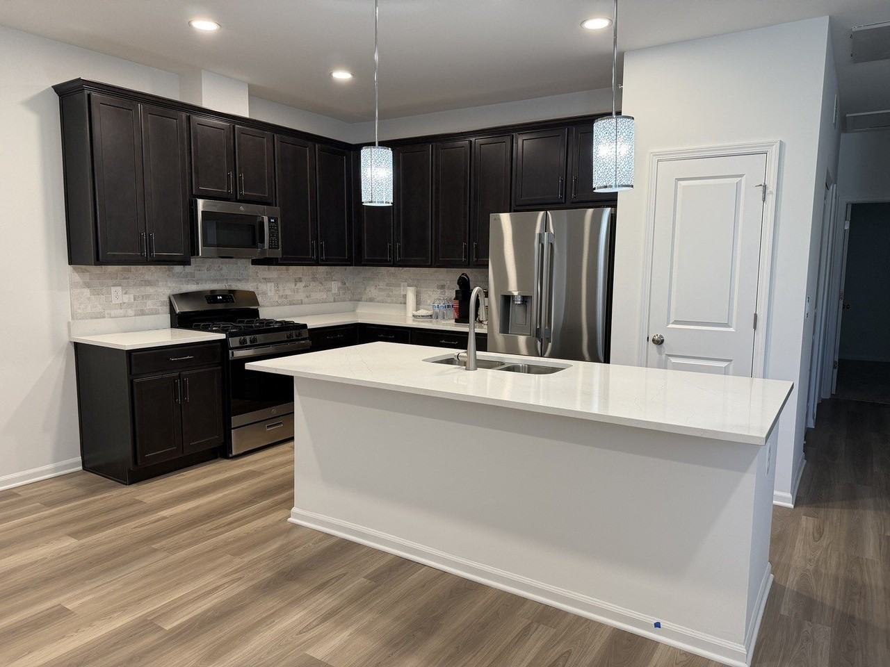 287 Kingsport Dr - Photo 2 of 20