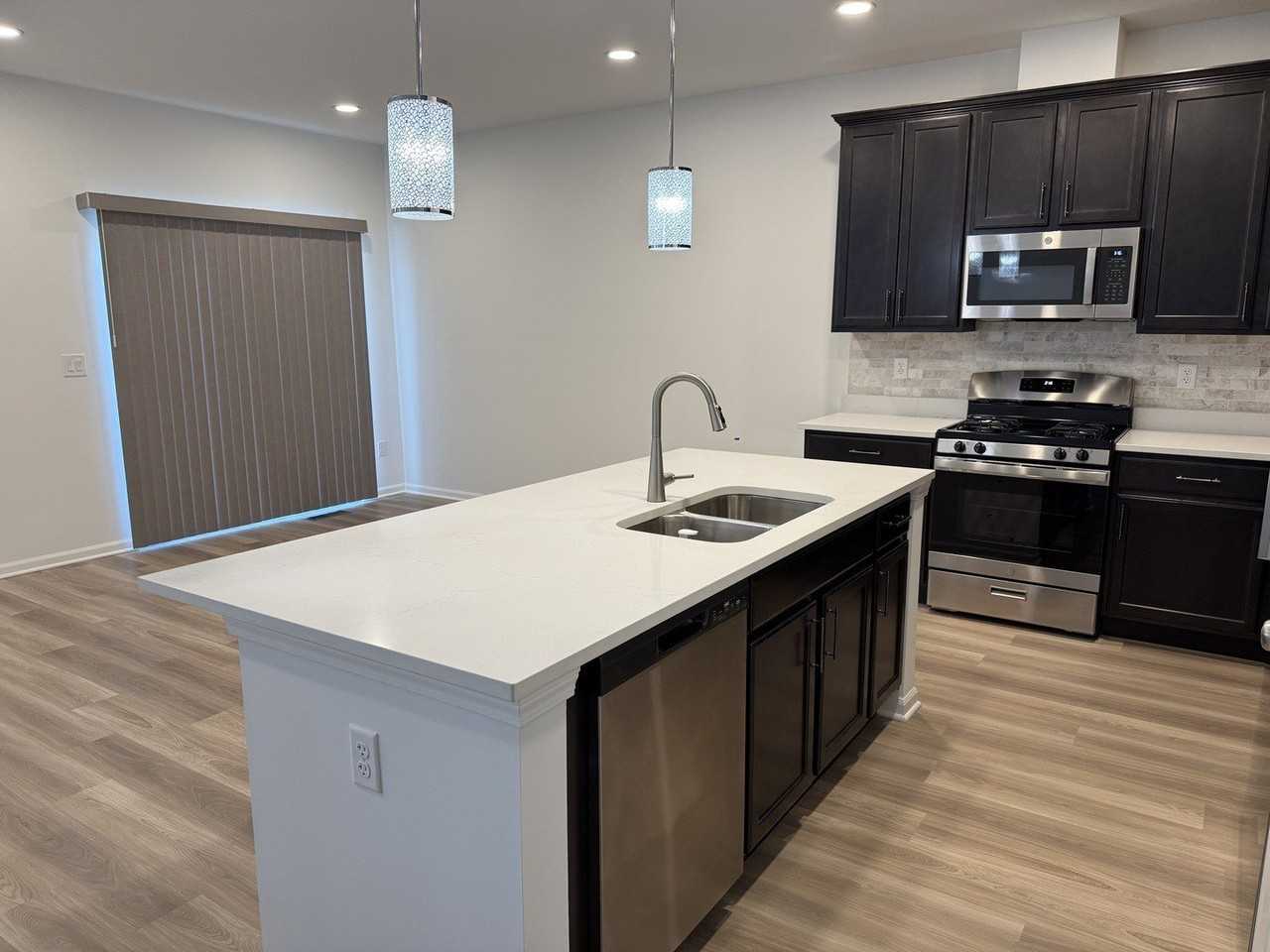 287 Kingsport Dr - Photo 5 of 20