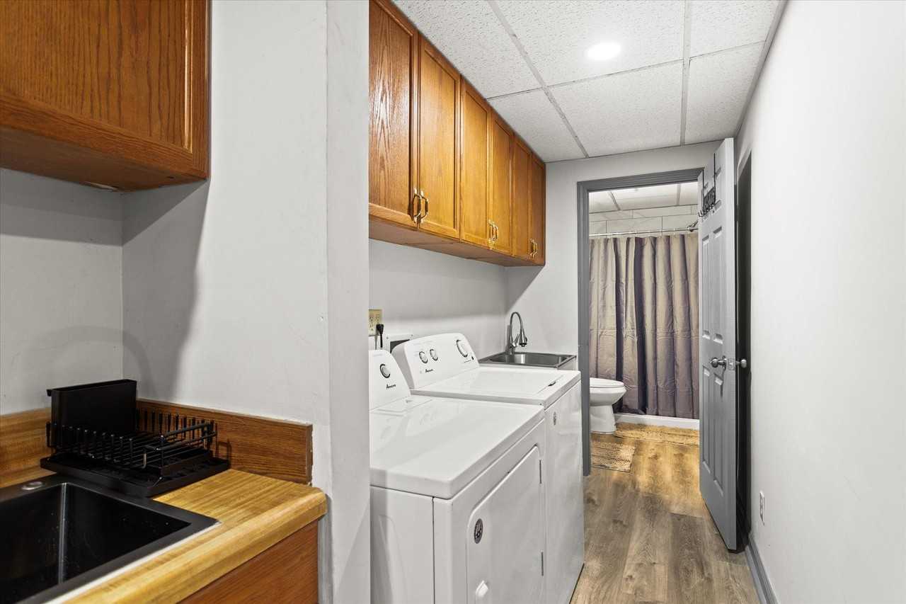 Hillside Pl Se - Photo 4 of 28