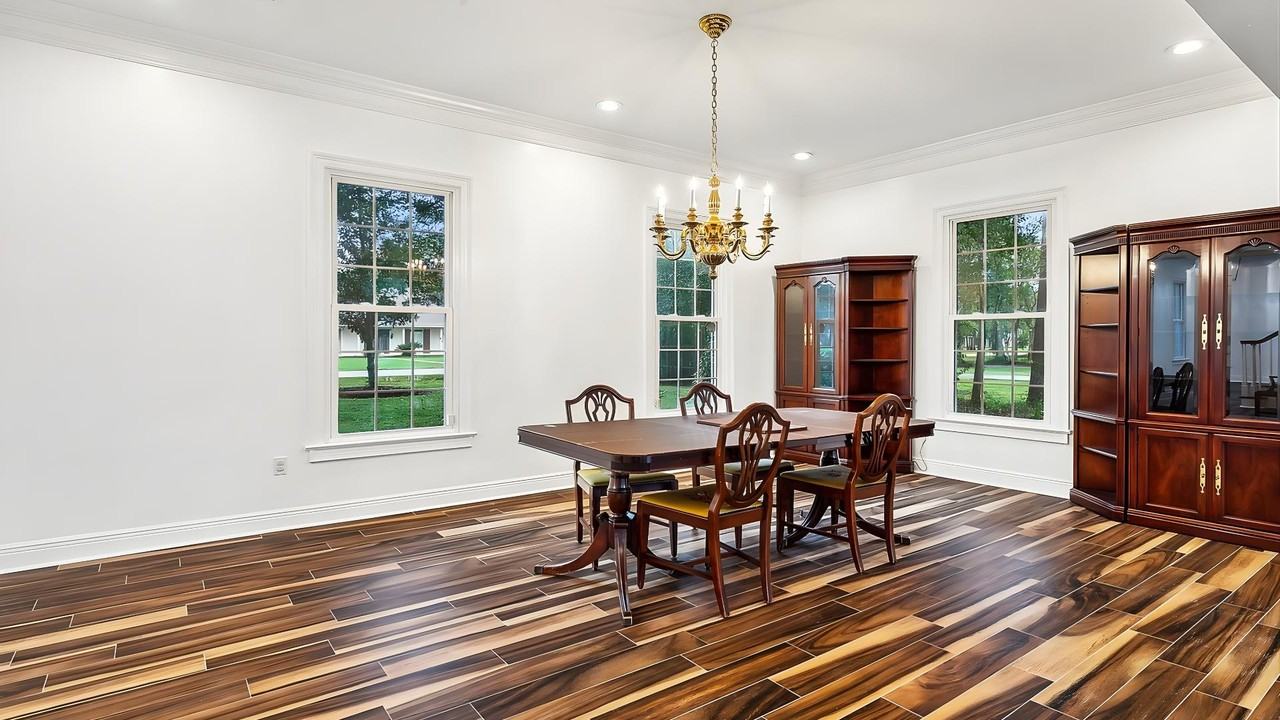 Rue De La Paix - Photo 4 of 11