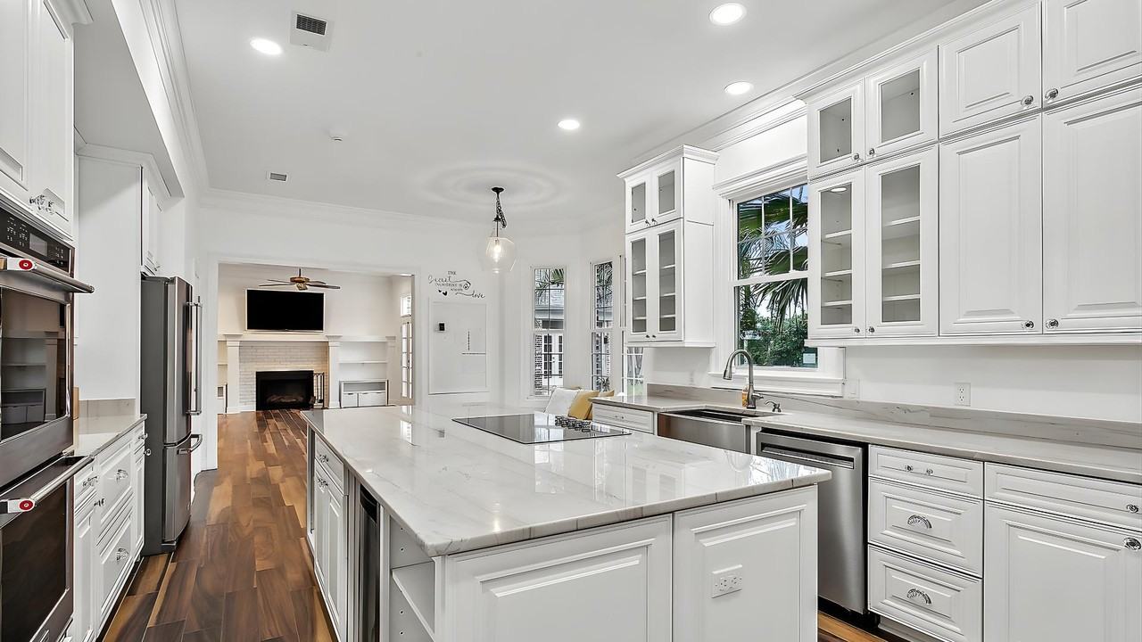 Rue De La Paix - Photo 5 of 11