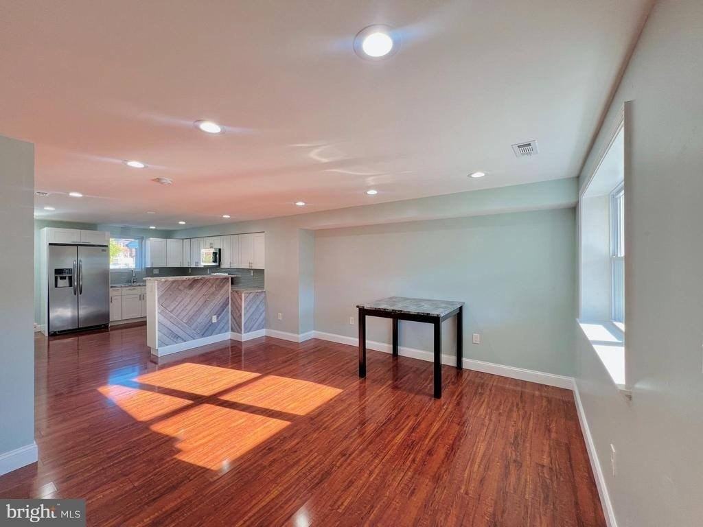 4045 Saint Monica Dr - Photo 2 of 16