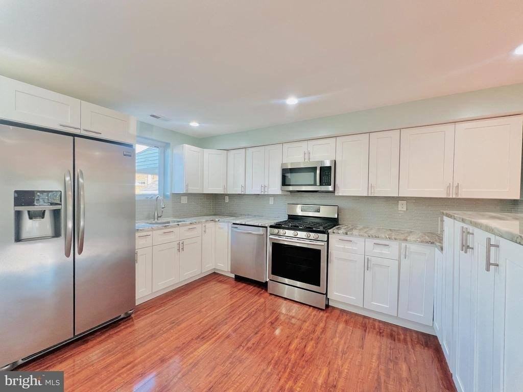 4045 Saint Monica Dr - Photo 4 of 16