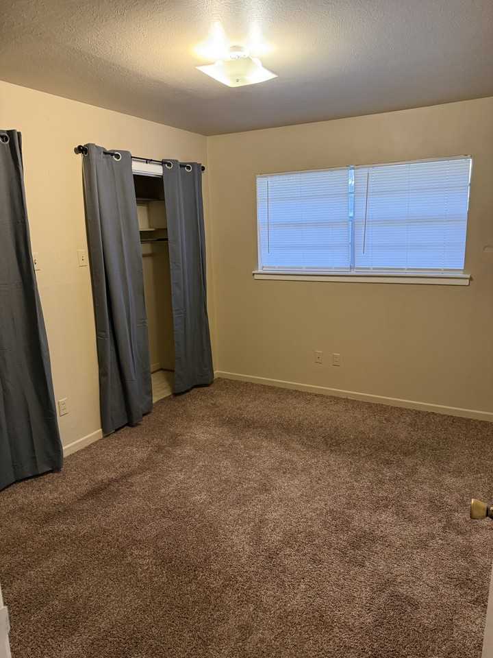 910 W Lennon Dr #NA - Photo 3 of 5