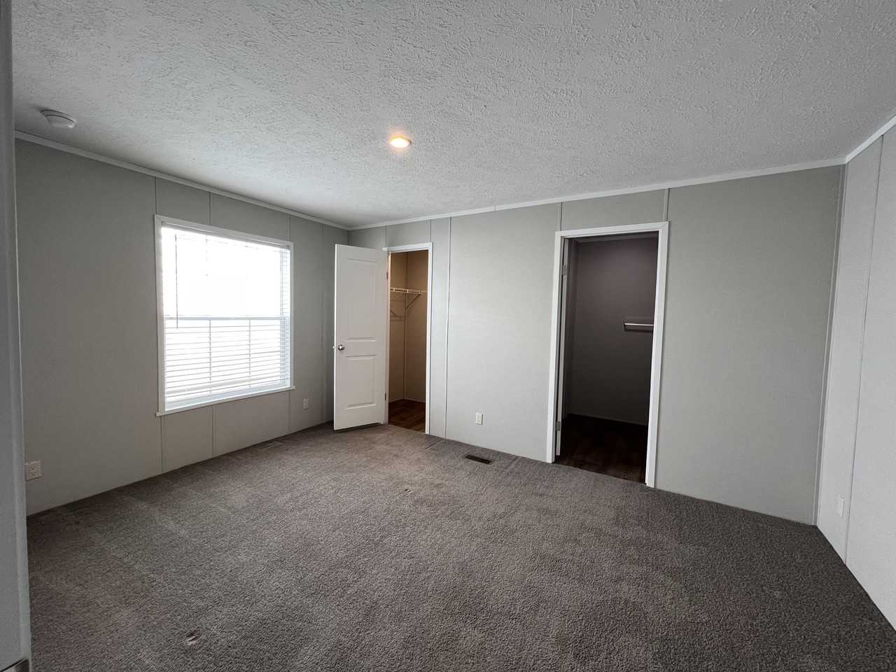 2329 Catalpa St #71 - Photo 3 of 7