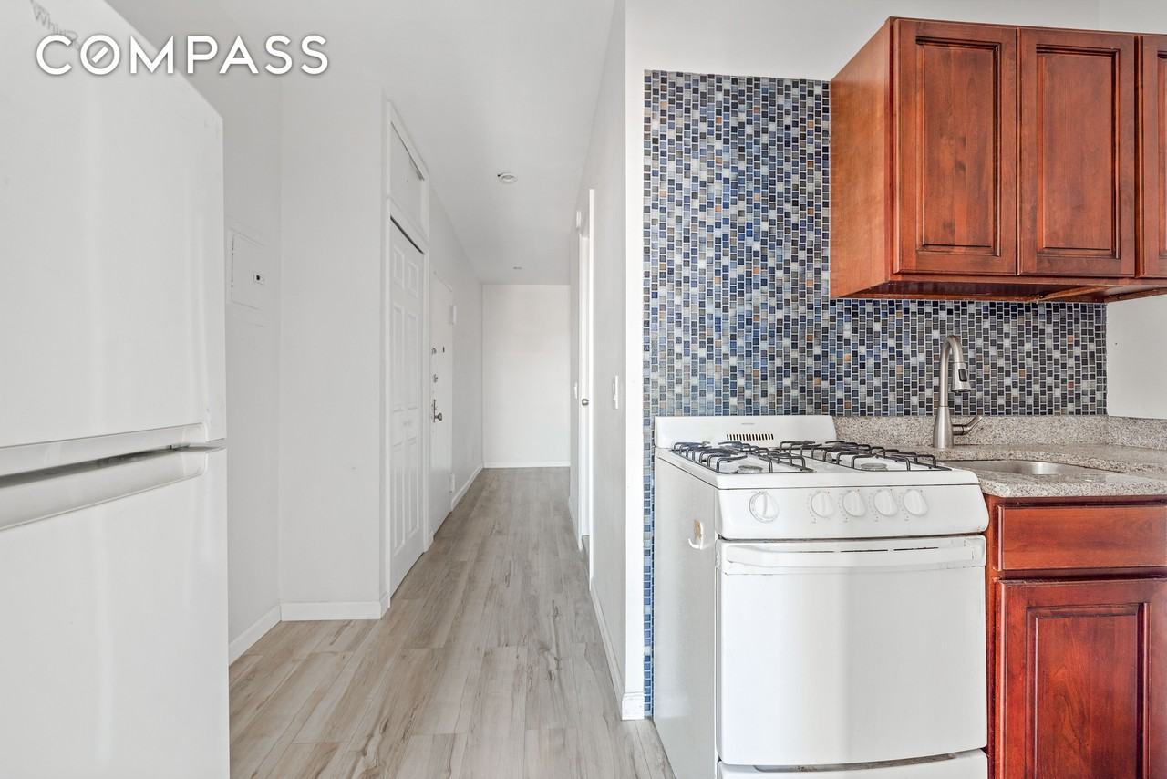 117 Henry St #12B - Photo 2 of 5