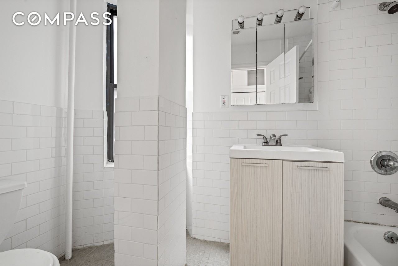 117 Henry St #12B - Photo 4 of 5