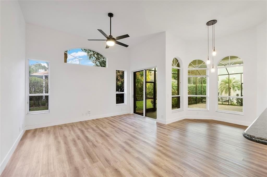 22324 Rushmore Pl - Photo 7 of 30