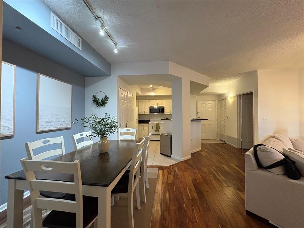 780 S Sapodilla Ave #306 - Photo 6 of 27