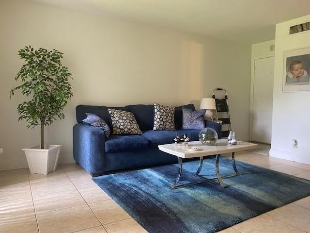 4096 N Pine Island Rd #2110 - Photo 4 of 11