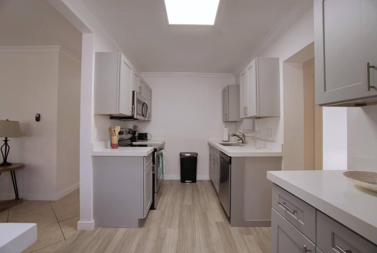 1617 Nw 5th Ave - Photo 4 of 16