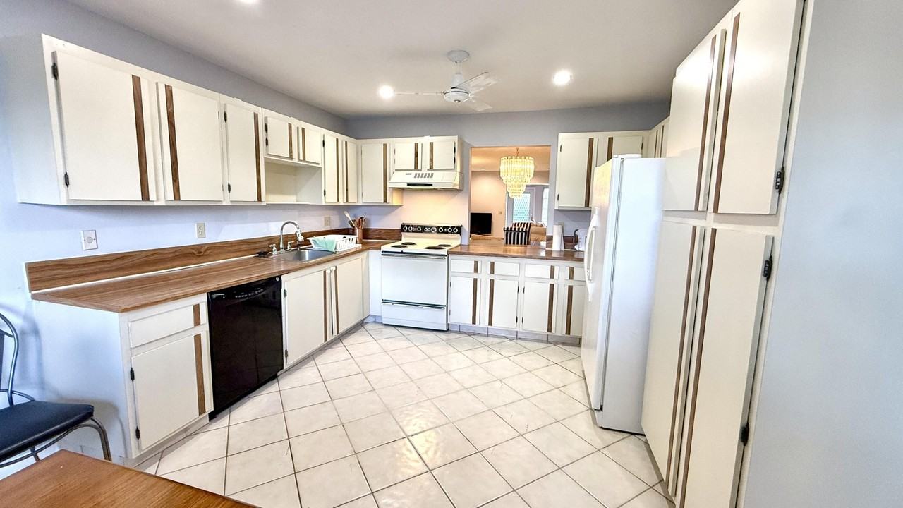 5242 Privet Pl - Photo 3 of 50