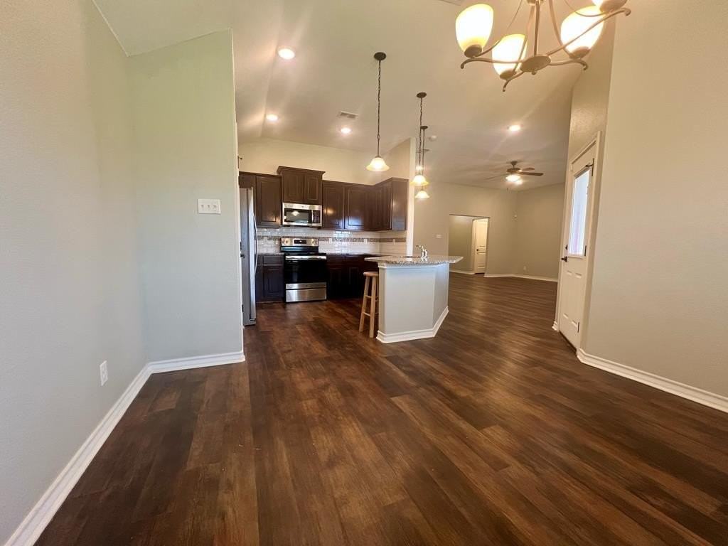 1905 Chesney Ln - Photo 7 of 26