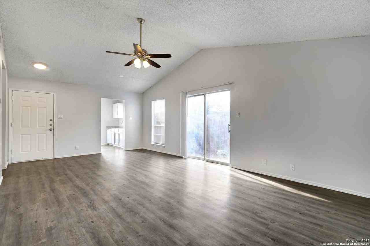 5236 Meadow Rise St - Photo 6 of 21