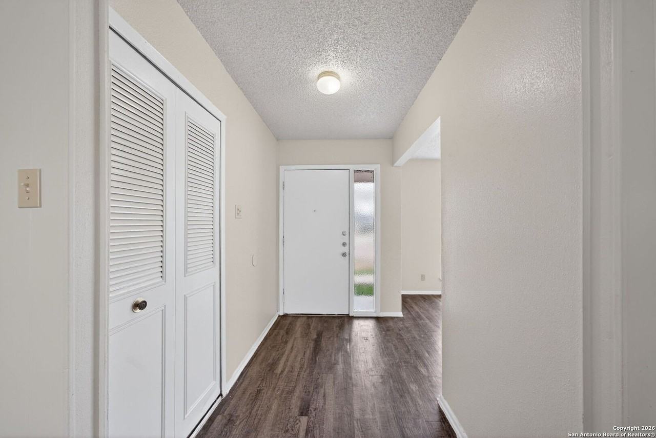 9415 Gold Hl - Photo 5 of 30