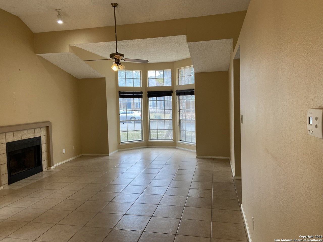 5927 Heather Vw - Photo 3 of 21