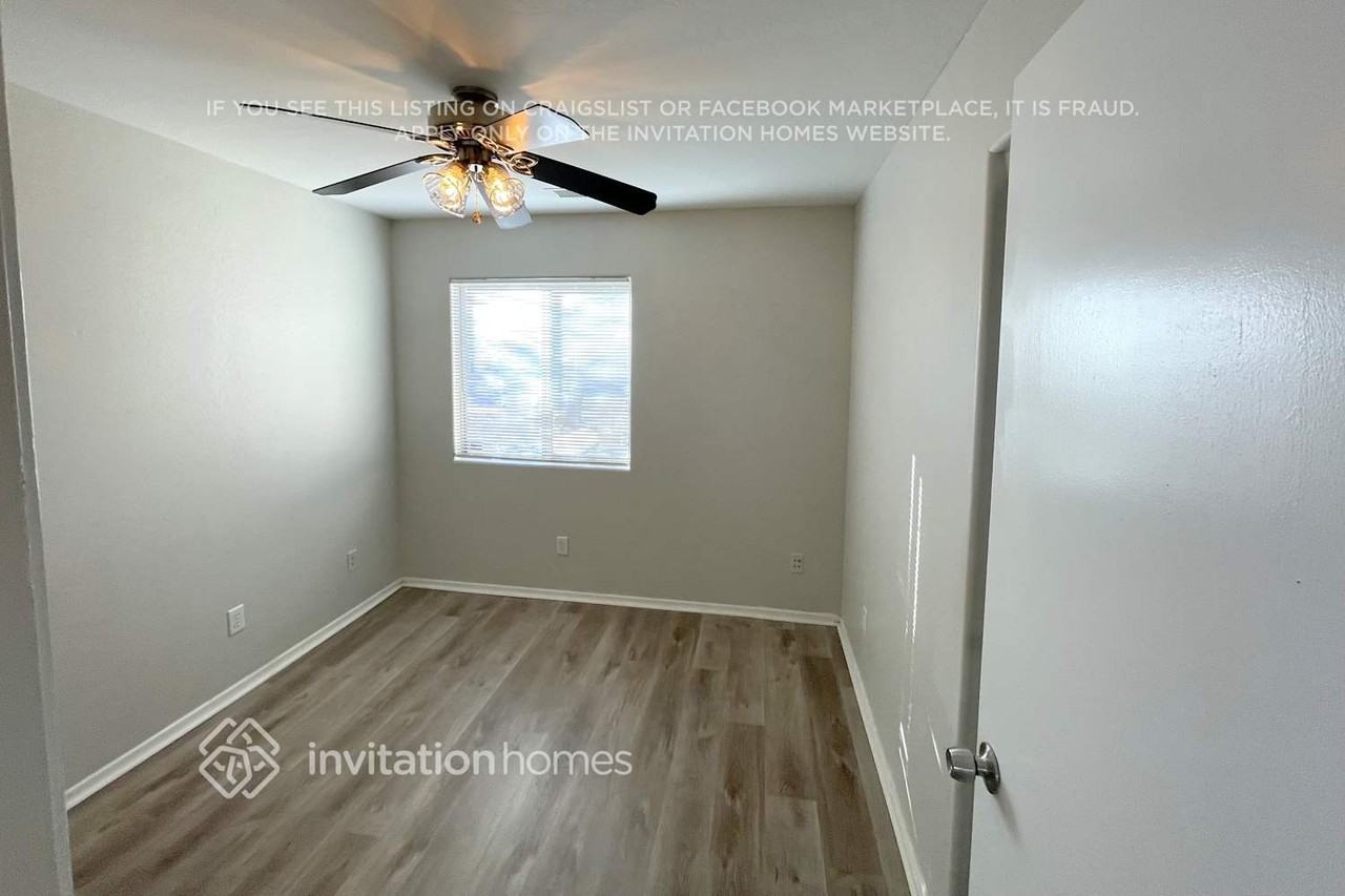 25756 W St Kateri Dr - Photo 7 of 12