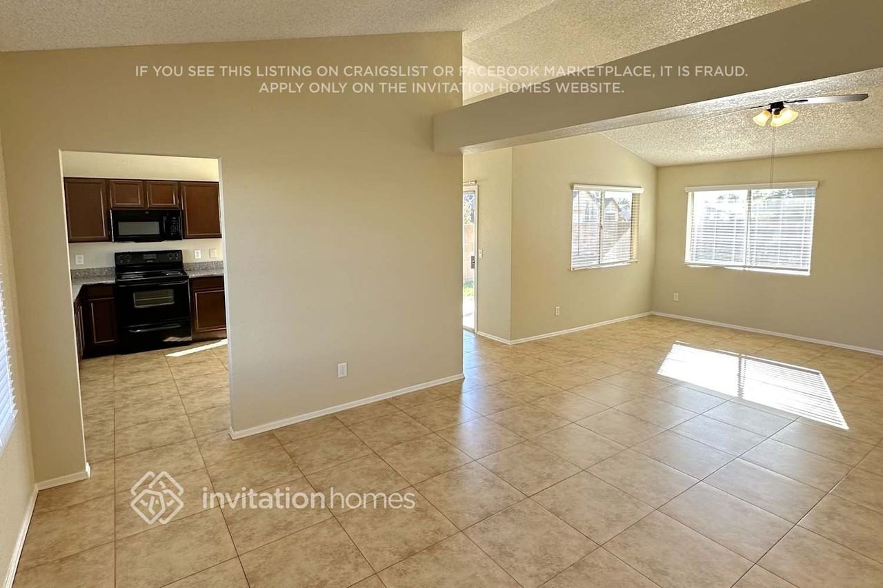 801 W Piute Ave - Photo 4 of 17