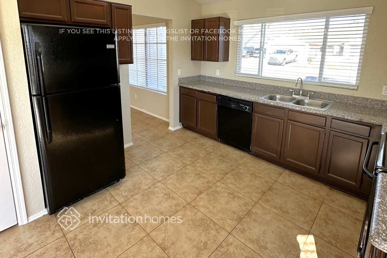 801 W Piute Ave - Photo 5 of 17