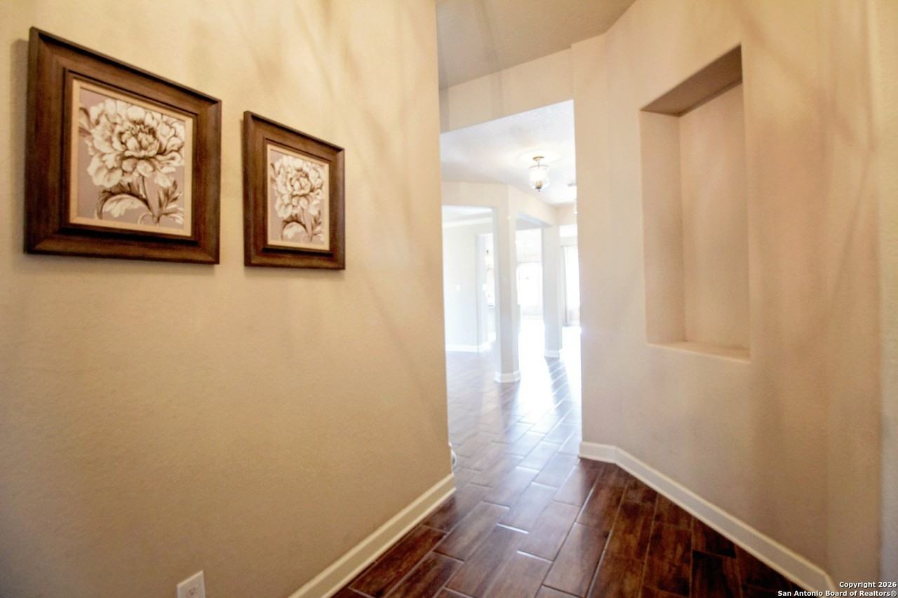 1024 Water Oak - Photo 2 of 40