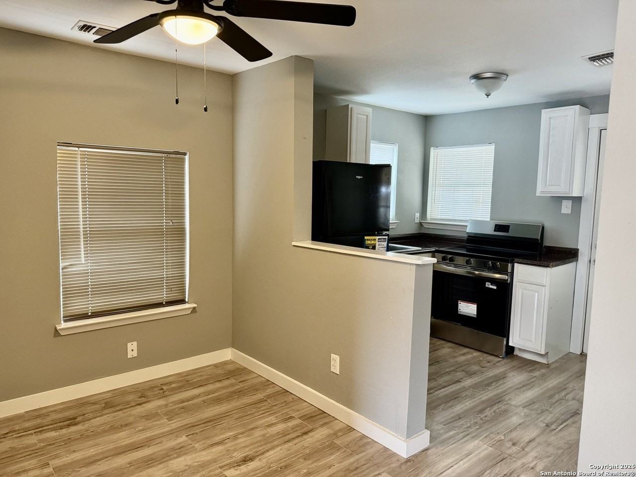 807 E Southcross Blvd Apt 1 #1 - Photo 4 of 6