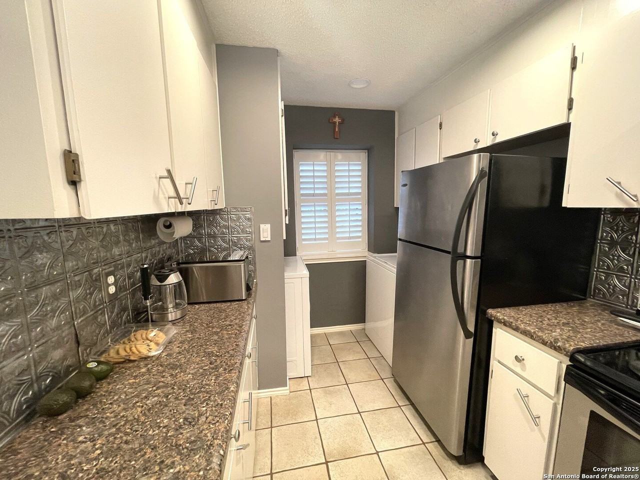 11815 Vance Jackson Rd Apt 601a #601A - Photo 4 of 24