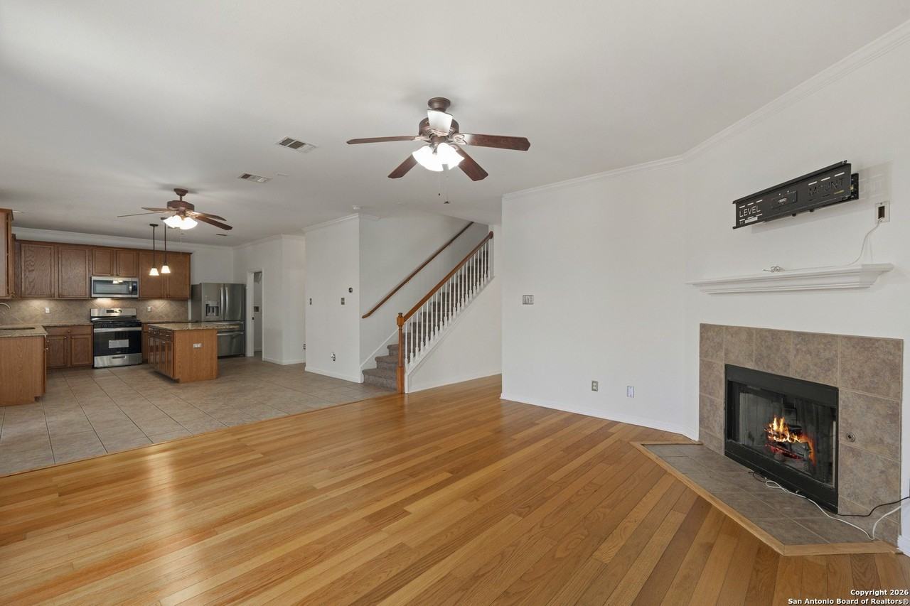 815 Windhurst - Photo 4 of 27