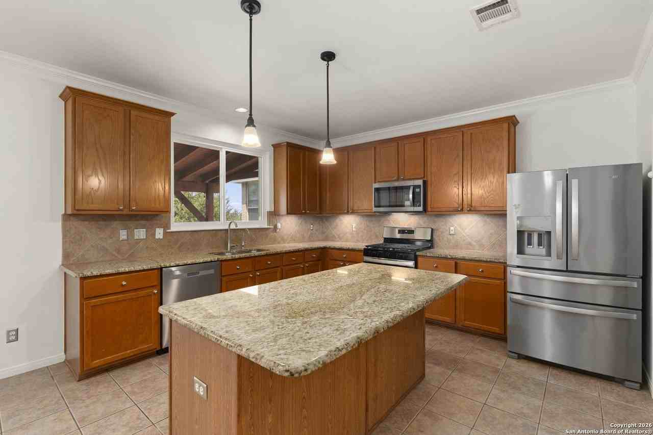 815 Windhurst - Photo 6 of 27