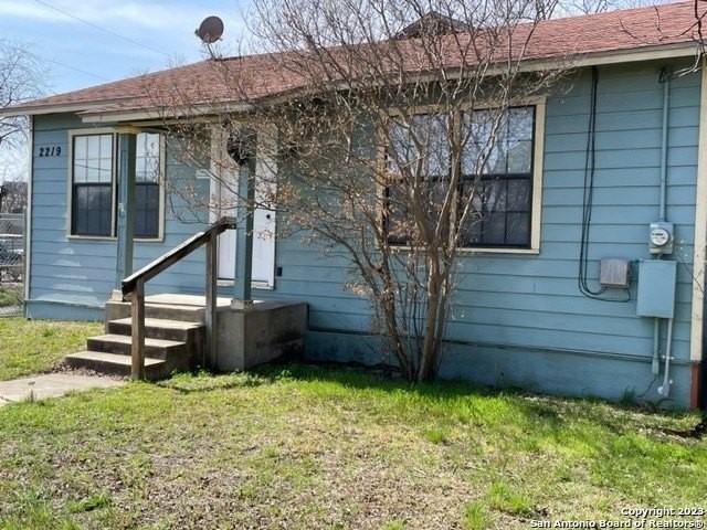 2219 S Hackberry St - Photo 2 of 27