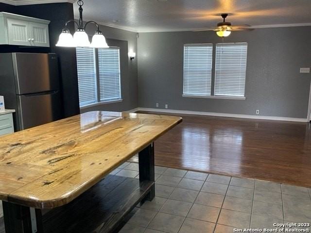 2219 S Hackberry St - Photo 5 of 27