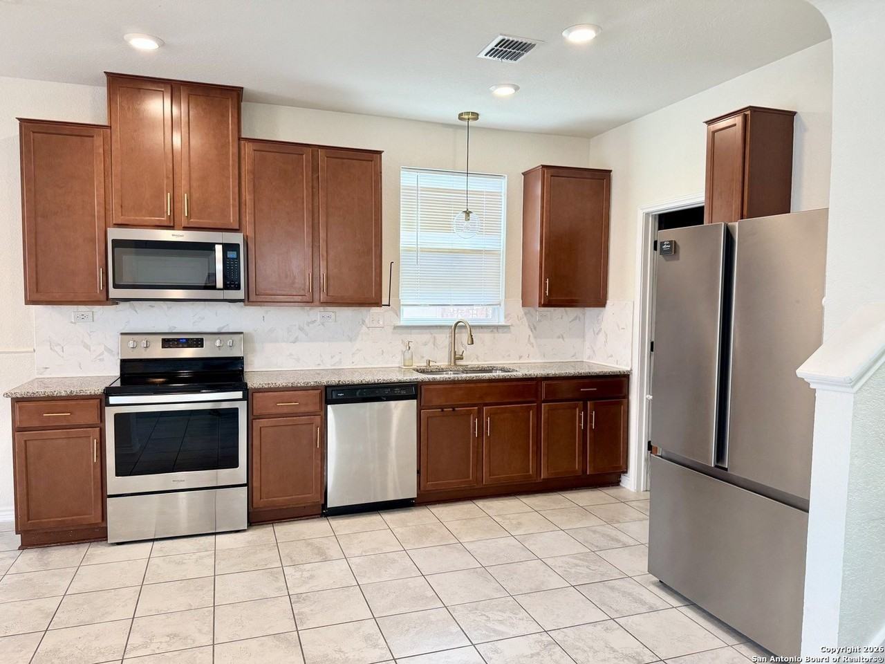 1007 Galapagos - Photo 4 of 19