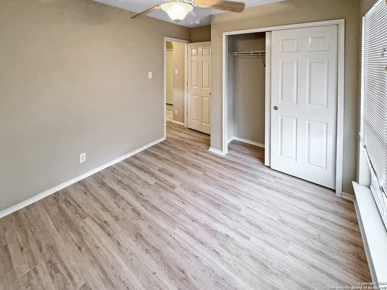 312 Hummingbird Dr - Photo 2 of 20