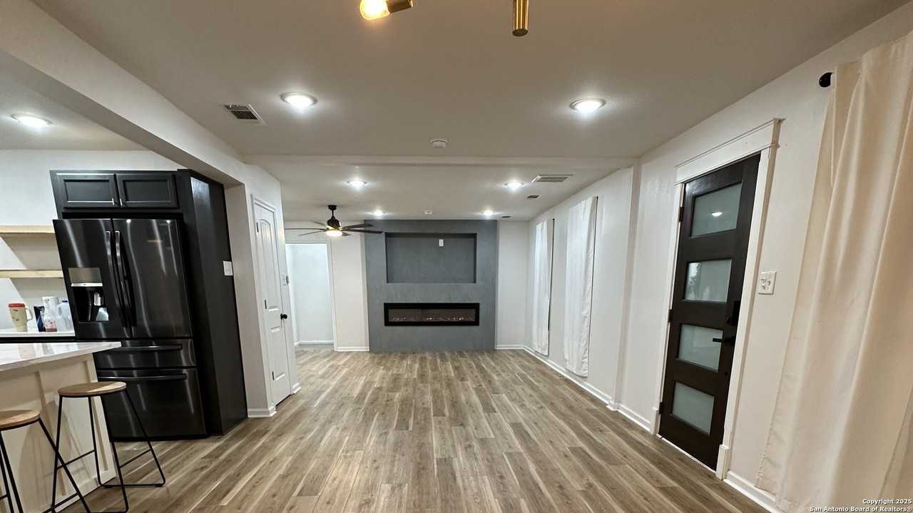 210 County Road 4643 - Photo 4 of 13