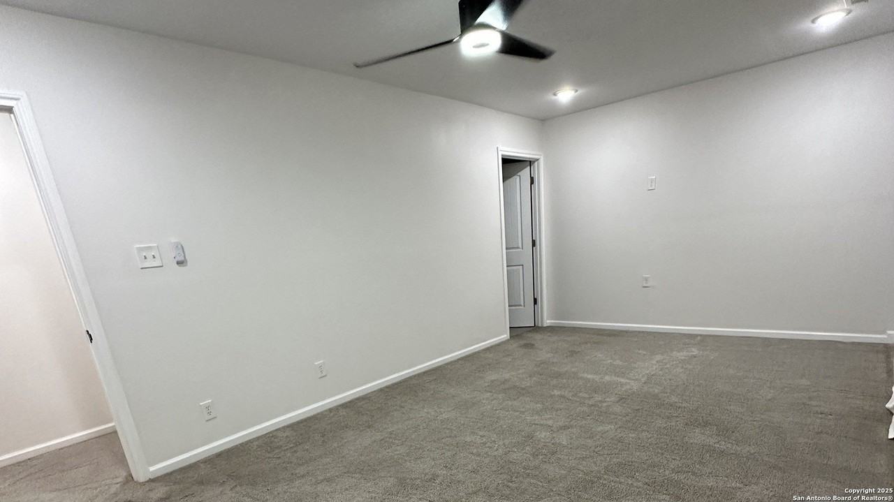 210 County Road 4643 - Photo 6 of 13