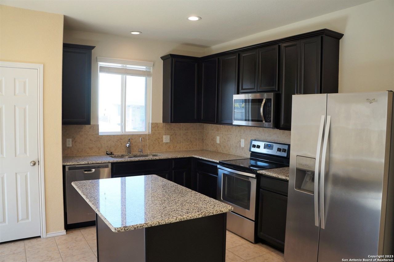 11410 Unbridled - Photo 3 of 24