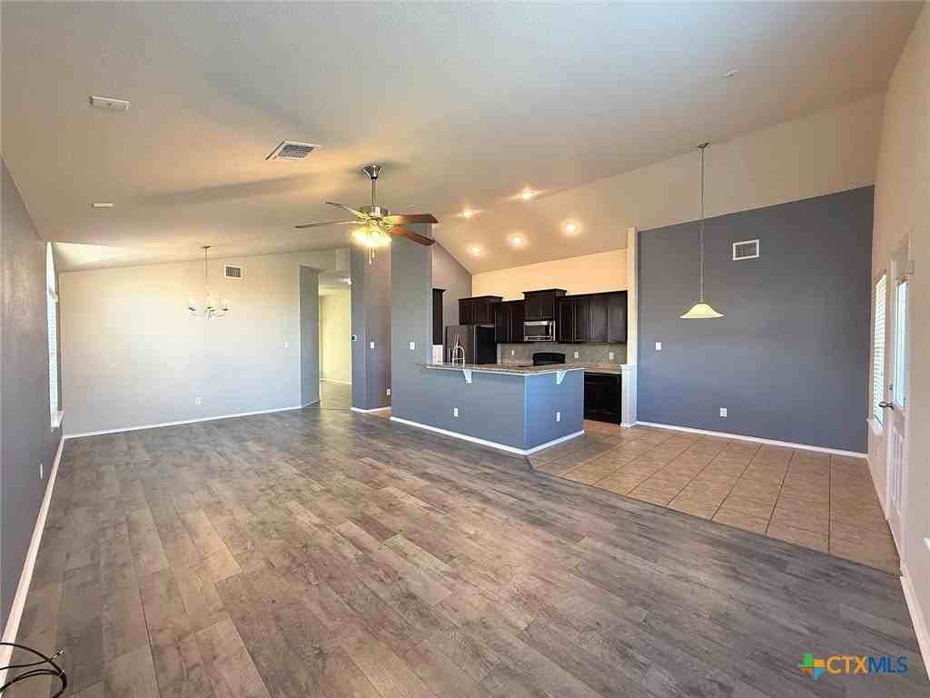 1416 Starlight Dr - Photo 4 of 22